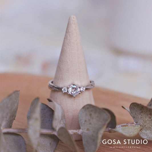 GR016 S925純銀 中鑽石扭紋戒指