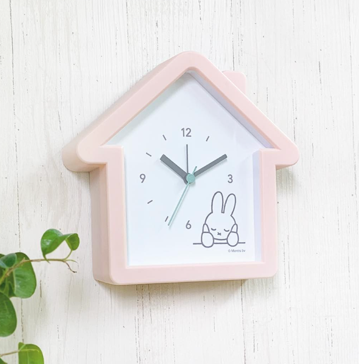 【日本直運】Miffy可愛的可掛牆屋形時鐘 ｜平靜柔和的色彩設計